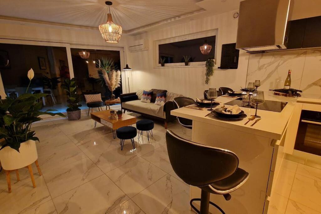 Prestige Neuf Avec Et Ecran De Cinema En Rez De Jardin Apartment *