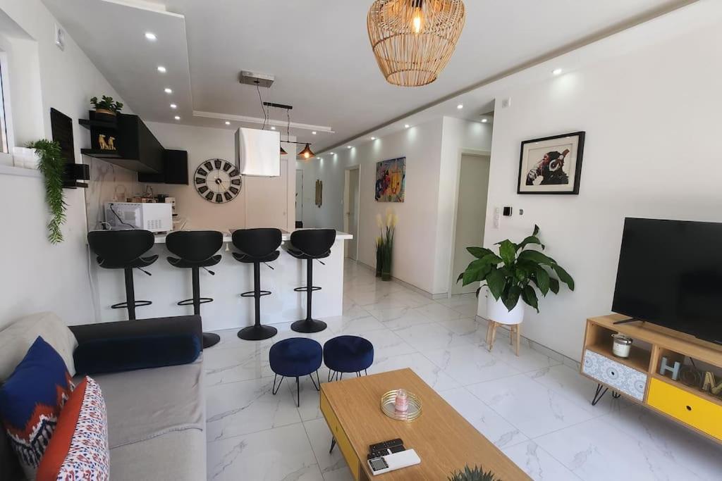 Prestige Neuf Avec Et Ecran De Cinema En Rez De Jardin Apartment Colmar
