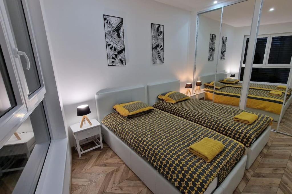 Apartment Prestige Neuf Avec Et Ecran De Cinema En Rez De Jardin
